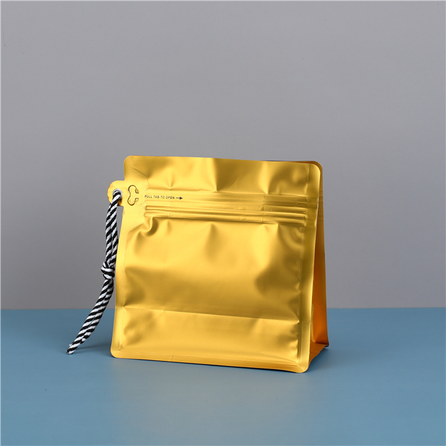 Self sealing soft bag - Pull type