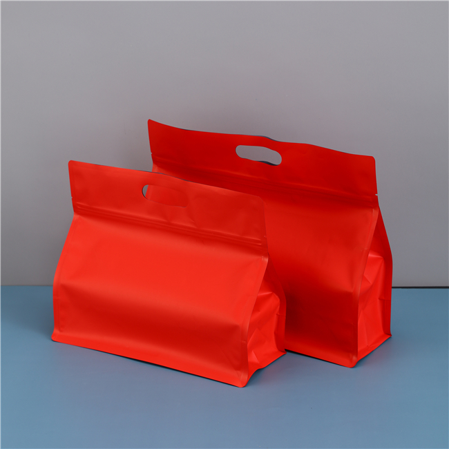 Handheld self sealing bag