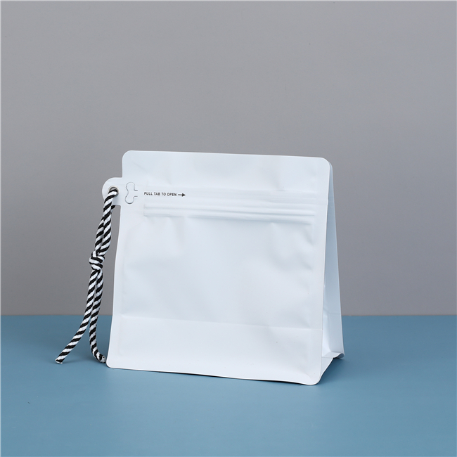 Self sealing soft bag - Pull type