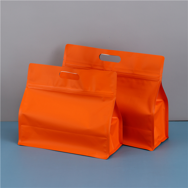 Handheld self sealing bag