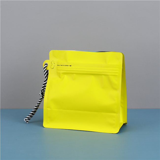 Self sealing soft bag - Pull type