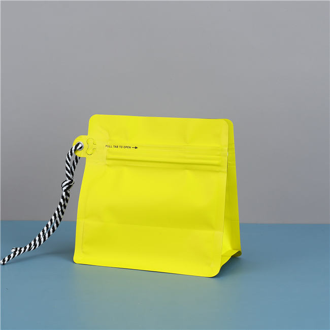 Self sealing soft bag - Pull type