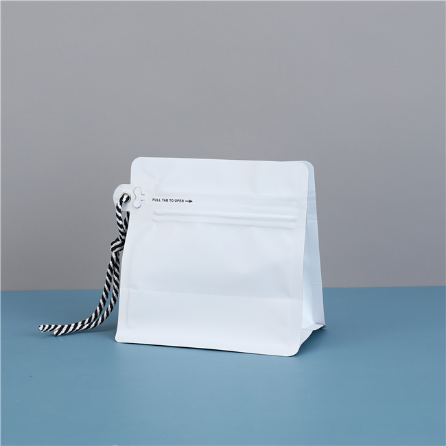 Self sealing soft bag - Pull type