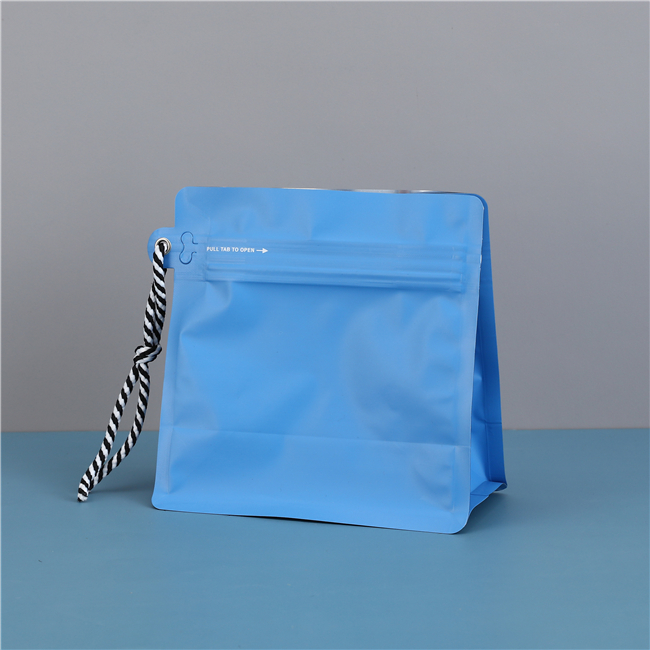 Self sealing soft bag - Pull type