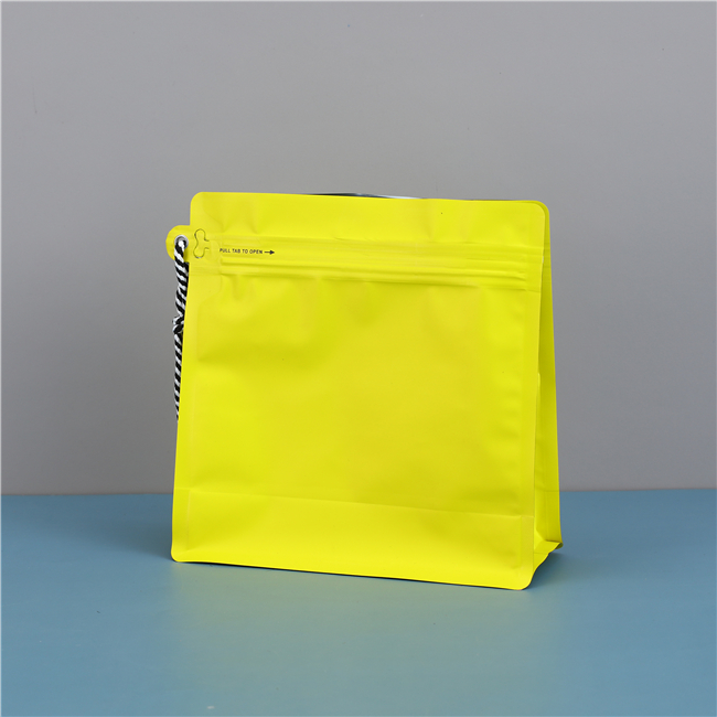 Self sealing soft bag - Pull type